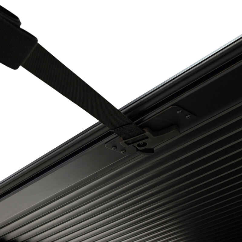 Toyota Tacoma Tonneau Cover - Westin - Manual Retractable - Black - `16-`23