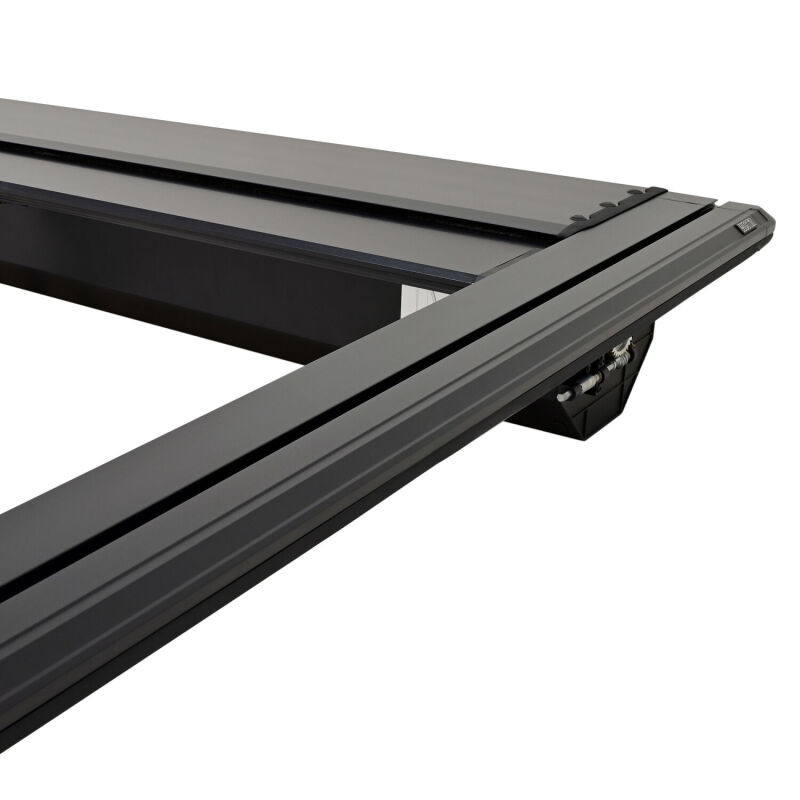 Toyota Tacoma Tonneau Cover - Westin - Manual Retractable - Black - `24-`26