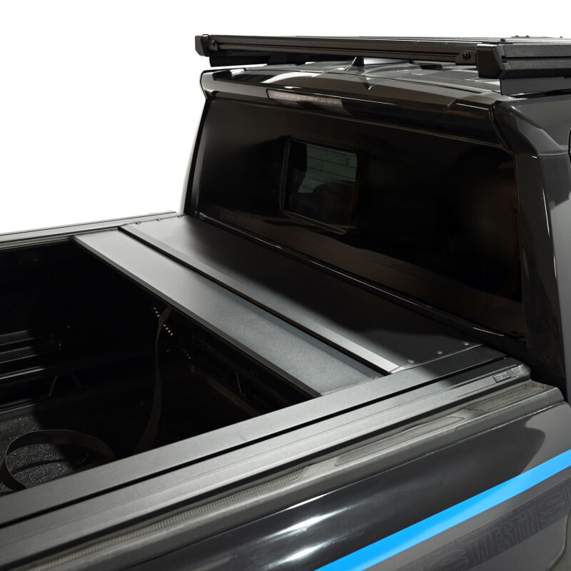 Toyota Tacoma Tonneau Cover - Westin - Manual Retractable - Black - `24-`26