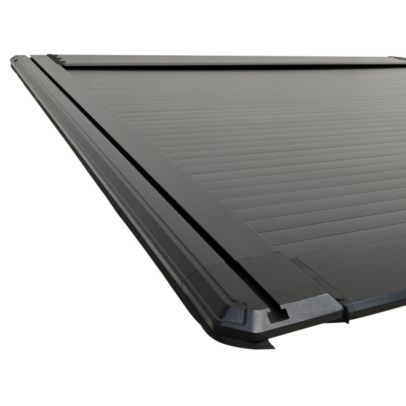 Toyota Tacoma Tonneau Cover - Westin - Manual Retractable - Black - `24-`26