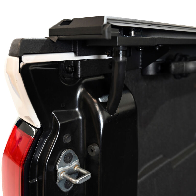 Toyota Tacoma Manual Retractable Tonneau Cover - Westin - Black - `24-`26