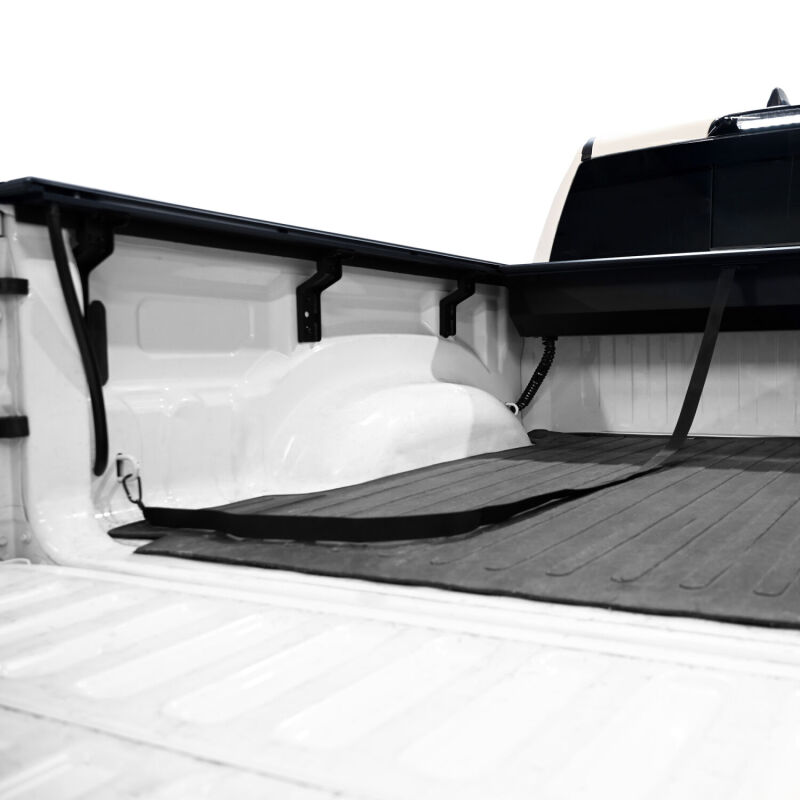 Ram 1500 Tonneau Cover - Westin - Manual Retractable - Black - `19-`26