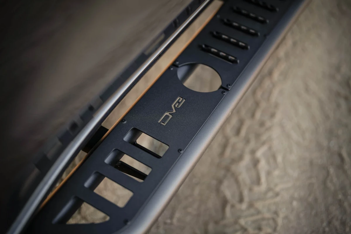 GMC Sierra 1500 Crew Cab Side Steps - DV8 Offroad - OE Plus - Black - `19-`25