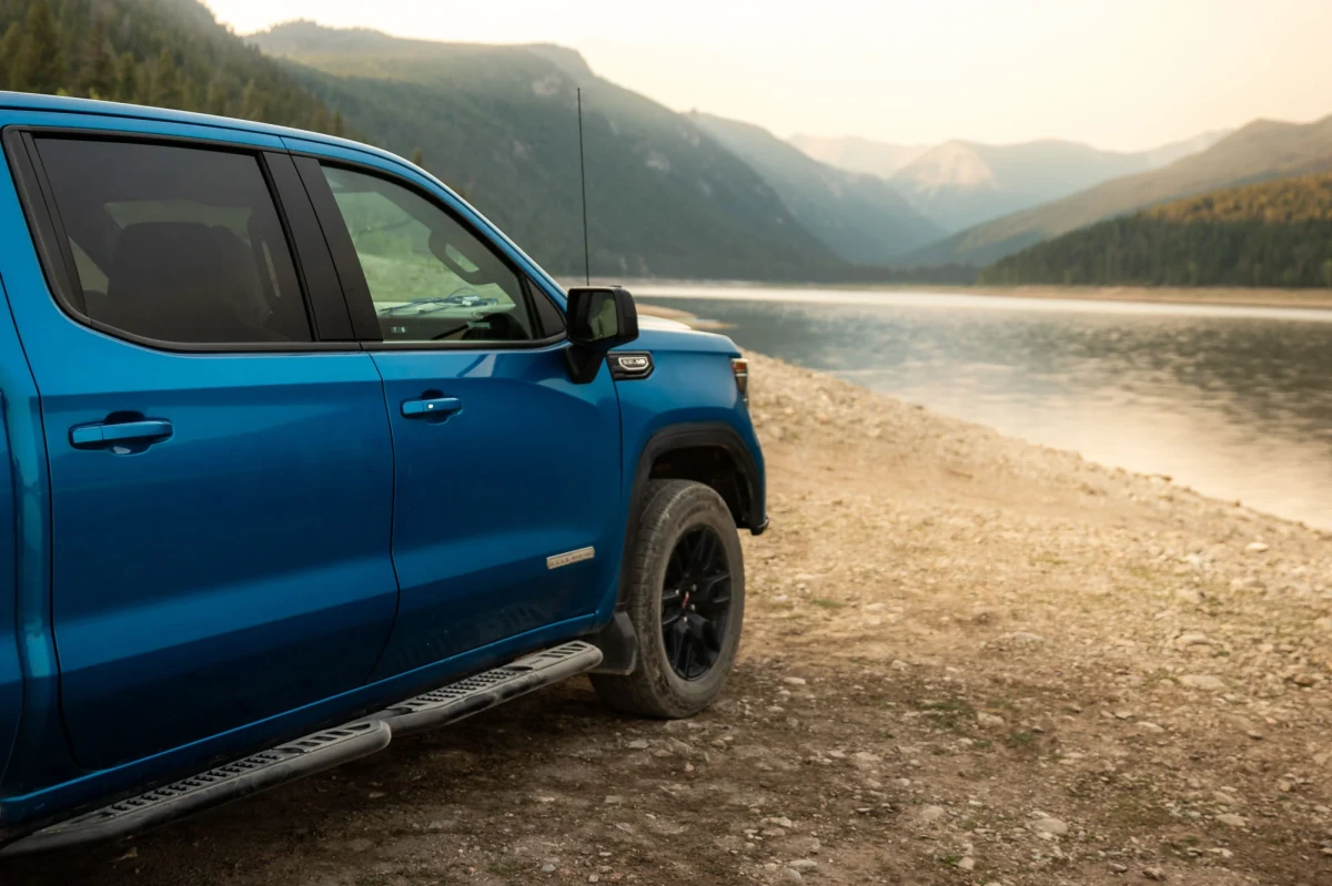 GMC Sierra 1500 Crew Cab Side Steps - DV8 Offroad - OE Plus - Black - `19-`25