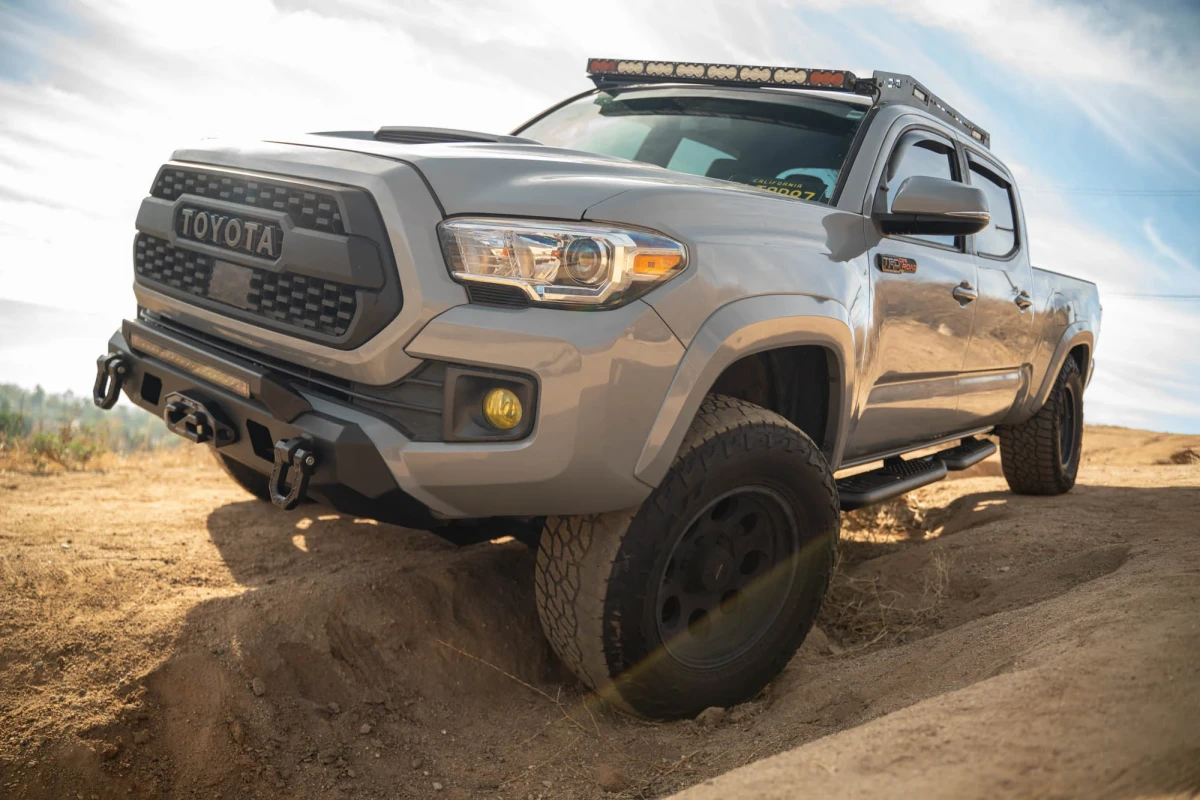Toyota Tacoma Side Steps - DV8 Offroad - OE Plus - `16-`23