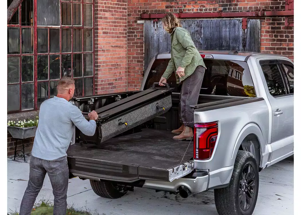Nissan Titan Tonneau Cover - Retrax - RetraxPRO FRC-4000 - 5'7" Bed w/o Titan Boxes - `04-`24