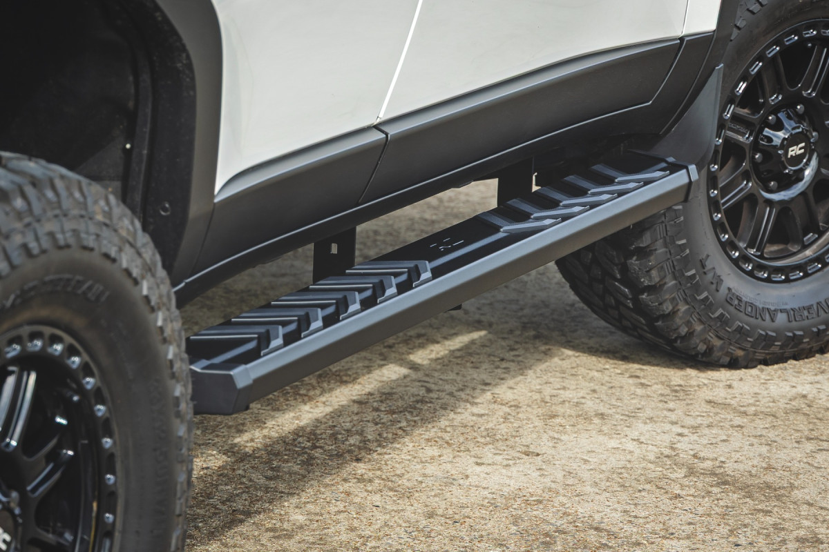 Toyota Land Cruiser Side Steps - BA2 Running Boards - Rough Country - 2024+