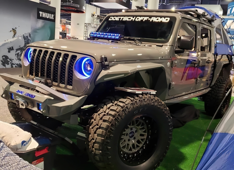 Jeep Gladiator Headlight Assemblies - ORACLE Lighting - Oculus Bi-LED Projector - ColorSHIFT