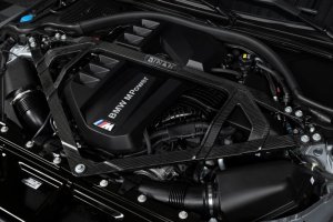 BMW M4 Strut Tower Brace - Dinan - Gloss Twill Carbon - Gloss Carbon Fiber - `21-`26 BMW M4 Strut Tower Brace - Dinan - Gloss Twill Carbon - Gloss Carbon Fiber - `21-`26