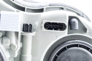 Mercedes-Benz CLK550 Headlight Assembly - Front - Hella - Halogen - `07-`09