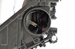 Volkswagen Touareg Xenon Headlamp - Front Left - Hella - Bi-Xenon - `08-`10 Volkswagen Touareg Xenon Headlamp - Front Left - Hella - Bi-Xenon - `08-`10