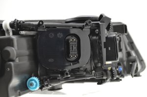 Volkswagen Touareg Xenon Headlamp - Front Left - Hella - Bi-Xenon - `08-`10 Volkswagen Touareg Xenon Headlamp - Front Left - Hella - Bi-Xenon - `08-`10