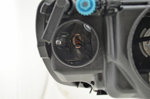 Volkswagen Touareg Xenon Headlamp - Front Left - Hella - Bi-Xenon - `08-`10 Volkswagen Touareg Xenon Headlamp - Front Left - Hella - Bi-Xenon - `08-`10