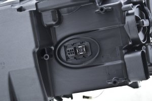 BMW M5 Headlight - Right - Hella - Xenon - 2013