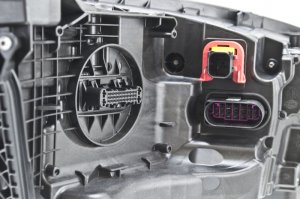 Audi A7 Quattro Headlight Assembly - Hella - LED - 2016