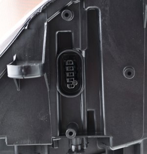 BMW Z4 Headlight Assembly - Hella - Bi-Xenon - `03-`09