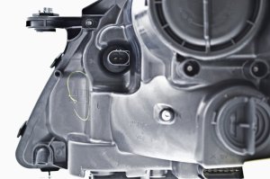 Mercedes-Benz ML320 Headlight Assembly - Hella - T3.25 Halogen Bulb - `06-`07