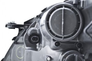 Mercedes-Benz ML320 Headlight Assembly - Hella - 2008