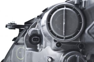 Mercedes-Benz ML320 Headlight Assembly - Hella - 2008