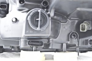 Mercedes-Benz ML320 Headlight Assembly - Hella - 2008