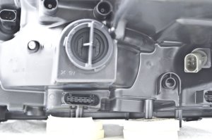 Mercedes-Benz ML320 Headlight Assembly - Hella - 2008