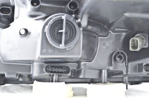 Mercedes-Benz ML320 Headlight Assembly - Hella - 2008