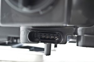 Mercedes-Benz ML500 Headlight Assembly - Hella - 2007