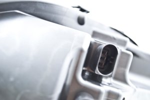 Mercedes-Benz R500 Xenon Headlight - Left Hand - Hella - `06-`08