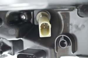 Mercedes-Benz ML63 AMG Headlight Assembly - Hella - OE Replacement - 2008