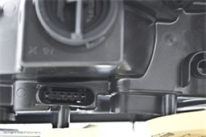 Mercedes-Benz ML320 Headlight Assembly - Hella - HLMP RH BI-XEN W BALLAST - `08-`11