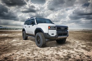 Toyota Land Cruiser 250 Coilover Suspension Kit - Front - ICON - 2.5 Series Remote Reservoir + CDEV - 2024+