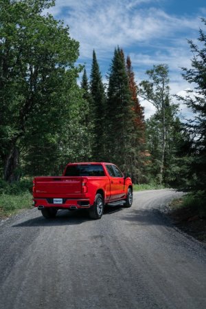 Chevrolet Silverado 1500 Performance Exhaust - Dual Rear Exit - MBRP - Cat Back Armor Lite - `19-`27