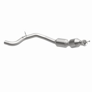 Land Rover Range Rover Sport Catalytic Converter - Underbody - Magnaflow - OEM Grade Direct-Fit, Federal/EPA Compliant, Stainless Steel - `14-`19