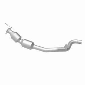 Land Rover Range Rover Sport Catalytic Converter - Underbody - Magnaflow - OEM Grade Direct-Fit, Federal/EPA Compliant, Stainless Steel - `14-`19