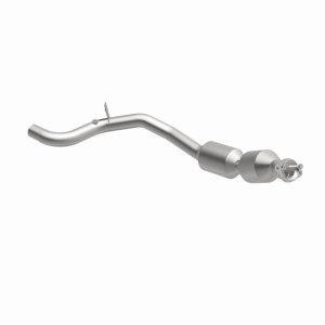 Land Rover Range Rover Sport Catalytic Converter - Underbody - Magnaflow - OEM Grade Direct-Fit, Federal/EPA Compliant, Stainless Steel - `14-`19