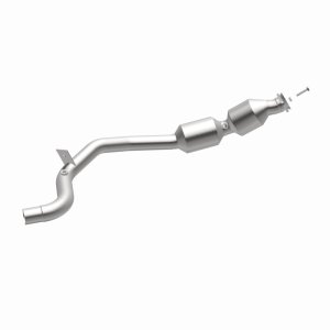 Land Rover Range Rover Sport Catalytic Converter - Underbody - Magnaflow - OEM Grade Direct-Fit, Federal/EPA Compliant, Stainless Steel - `14-`19
