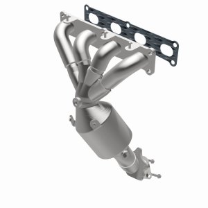 Jeep Cherokee Catalytic Converter - Magnaflow - OEM Grade Direct-Fit Manifold - `14-`17