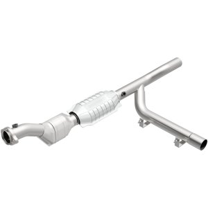 Ford Expedition Catalytic Converter - Magnaflow - Direct-Fit - `99-`00