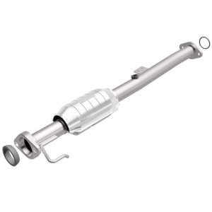 Chevrolet Tracker Catalytic Converter - Magnaflow - HM Grade Direct-Fit - `99-`03