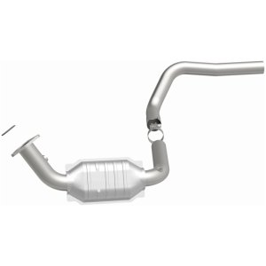 Hummer H2 Catalytic Converter - Driver Side - Magnaflow - HM Grade Direct-Fit, Federal/EPA Compliant - `03-`06