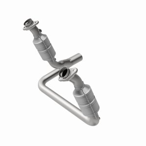 Dodge Durango Catalytic Converter - Magnaflow - Direct Fit - 2004