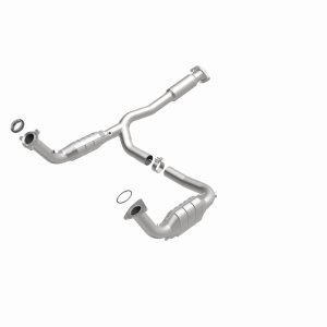 Chevrolet Trailblazer EXT Catalytic Converter - Magnaflow - Direct-Fit - `03-`06