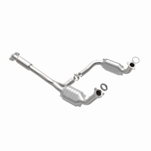 Chevrolet Trailblazer EXT Catalytic Converter - Magnaflow - Direct-Fit - `03-`06