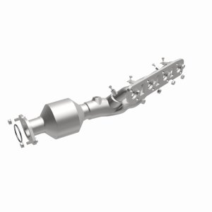 Nissan Armada Manifold Catalytic Converter - Right - Magnaflow - OEM Grade Direct-Fit - `17-`22