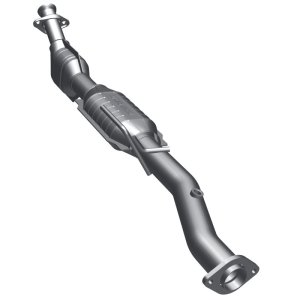 Mazda B2500 Catalytic Converter - Magnaflow - California Direct-Fit - `98-`00