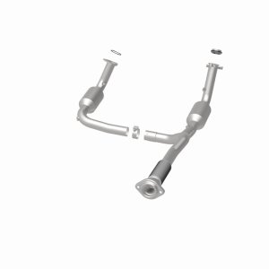 Buick Rainier Catalytic Converter - Magnaflow - California Grade CARB Compliant, Direct-Fit - 2004