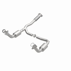 Buick Rainier Catalytic Converter - Magnaflow - California Grade CARB Compliant, Direct-Fit - 2004