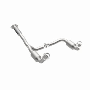 Buick Rainier Catalytic Converter - Magnaflow - California Grade CARB Compliant, Direct-Fit - 2004