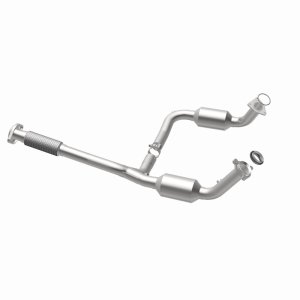 Chevrolet Trailblazer EXT Catalytic Converter - Magnaflow - California Grade CARB Compliant, Direct-Fit - 2004