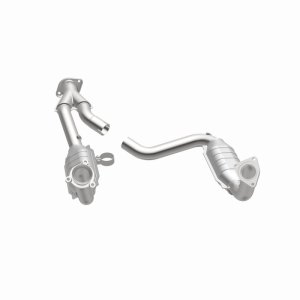 Chevrolet SSR Catalytic Converter - Magnaflow - California Grade CARB Compliant Direct-Fit - 2003